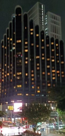 富丽华酒店 (Furama Hotel)。