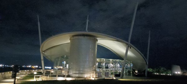 Explore the Marina Barrage Green.