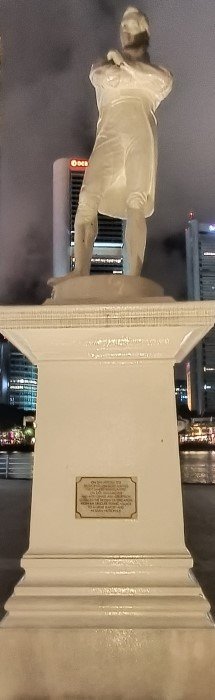 Sir Stamford Raffles statue.