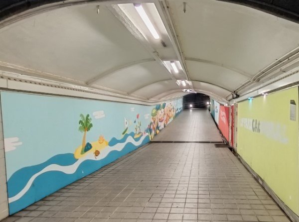 The Right Tunnel under the Elgin Bridge into Boat Quay.
