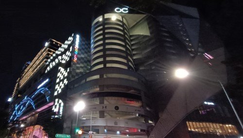 Orchard Central 乌节中央和 Orchard Gateway 乌节门。