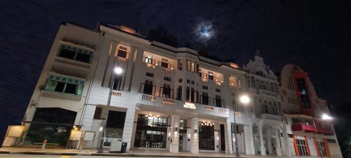 28 Orchard Rd 乌节路和邻近的遗产店屋。