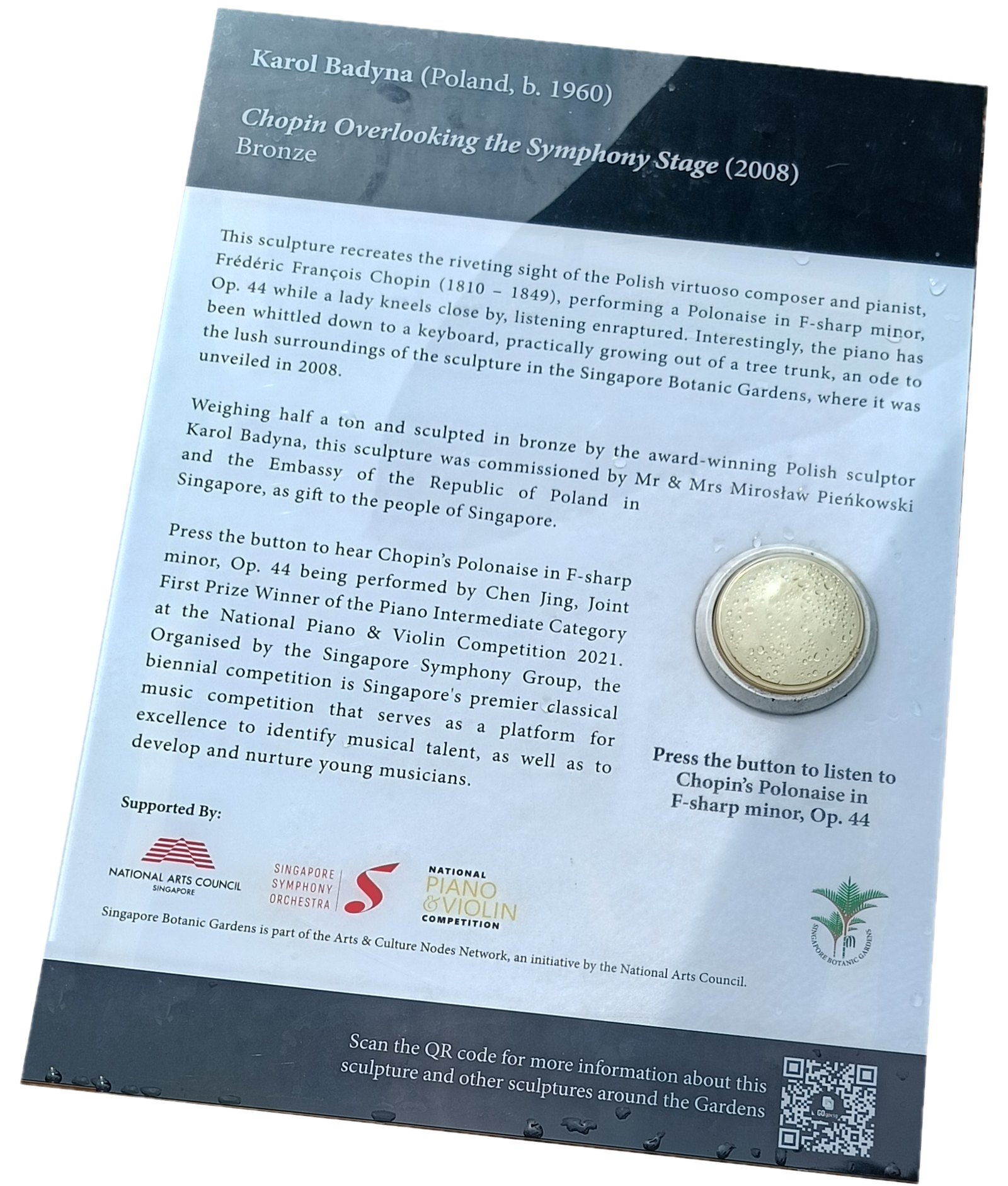 按下俯瞰交响乐舞台的按钮，聆听肖邦的《升 F 小调波兰舞曲》作品 44 号。