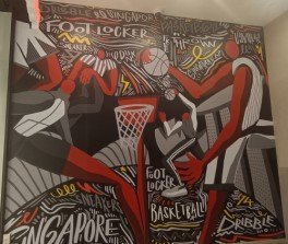 位于 218 Orchard Rd 乌节路的 Orchard Gateway @ Emerald 的 MessyMsxi 和 Clogtwo 创作的 Foot Locker 壁画。