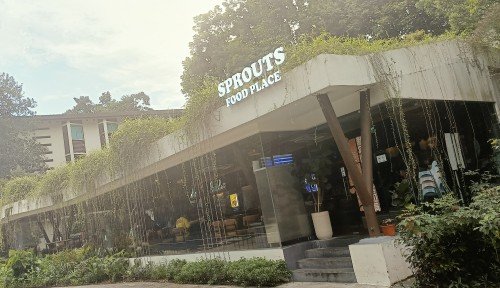 (芽菜食品店)。