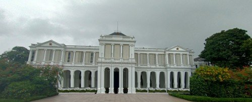 Main Building of The Istana 总统府的主楼。