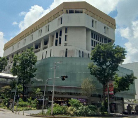 乌节广场 (Orchard Plaza) 位于乌节路 150 号。