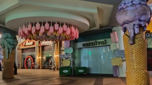 carnival's Ice Cream Pillars and Ceiling.