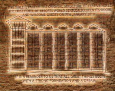 欧芮酒店里的节庆酒店墙。