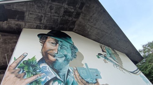 Ola 海滩俱乐部 (Ola Beach Club) 的 Ceno2 壁画。