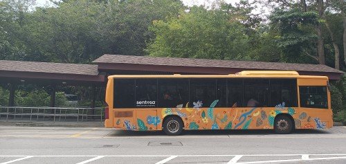 巴拉望海滩巴士站。