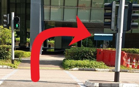 朝 14121 港湾巴士转换站对面的巴士站方向步行。