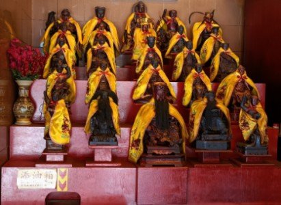 中峇鲁猴庙内部。