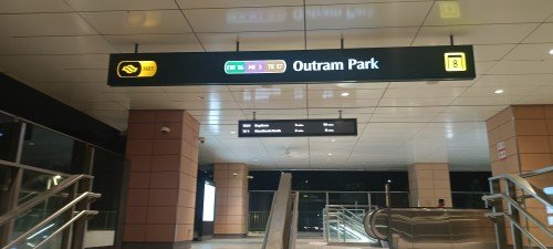 前往欧南园地铁站 8 号出口。